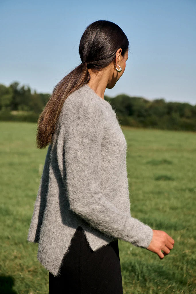 CHARCOAL BRUSHED PULLOVER